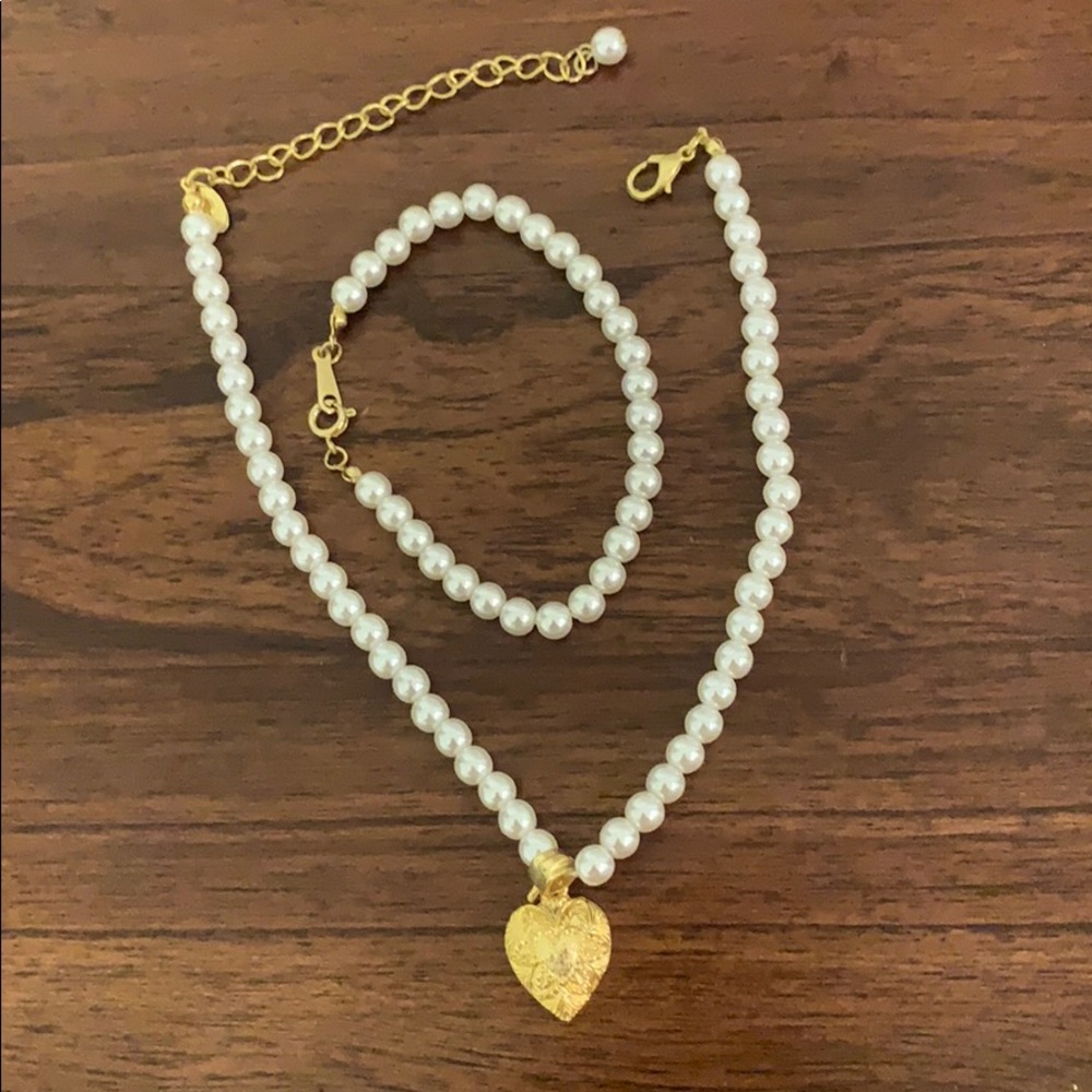 Bracelet and necklace set